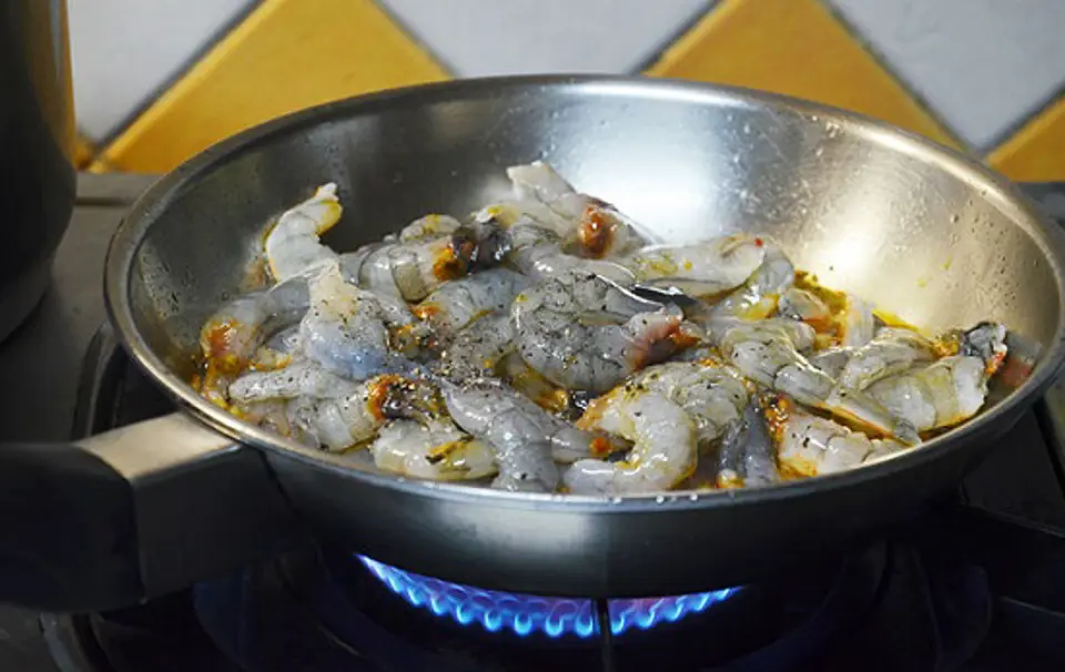 Cách làm tôm xào cay đơn giản nhất mà ngon tuyệt