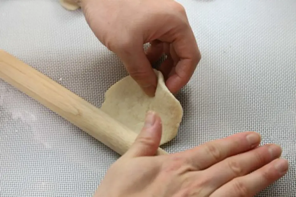 Cách làm bánh bao nhân thịt nóng hổi