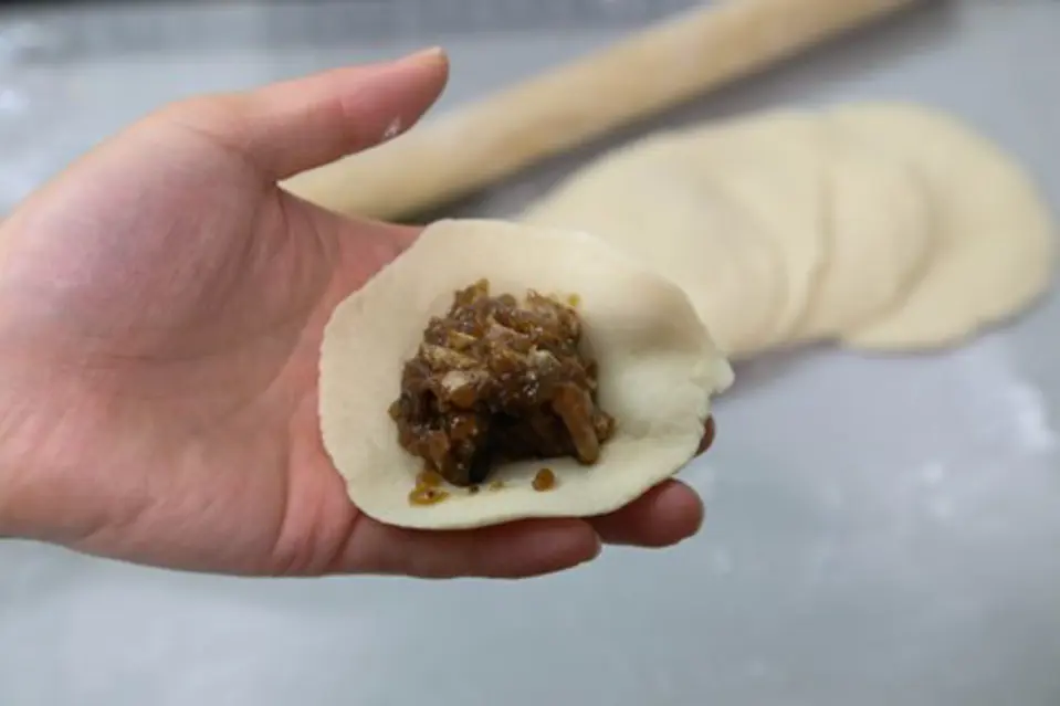 Cách làm bánh bao nhân thịt nóng hổi