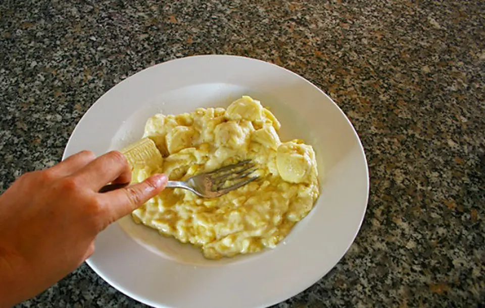 Cách làm bánh mì chuối nướng giòn thơm cho bữa sáng