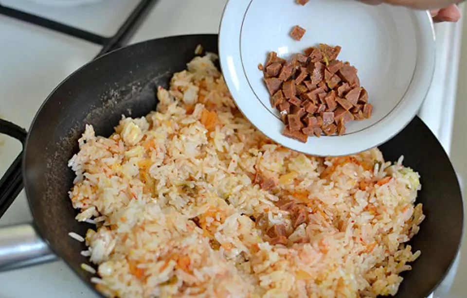 Cách làm cơm chiên kim chi Hàn Quốc cực ngon