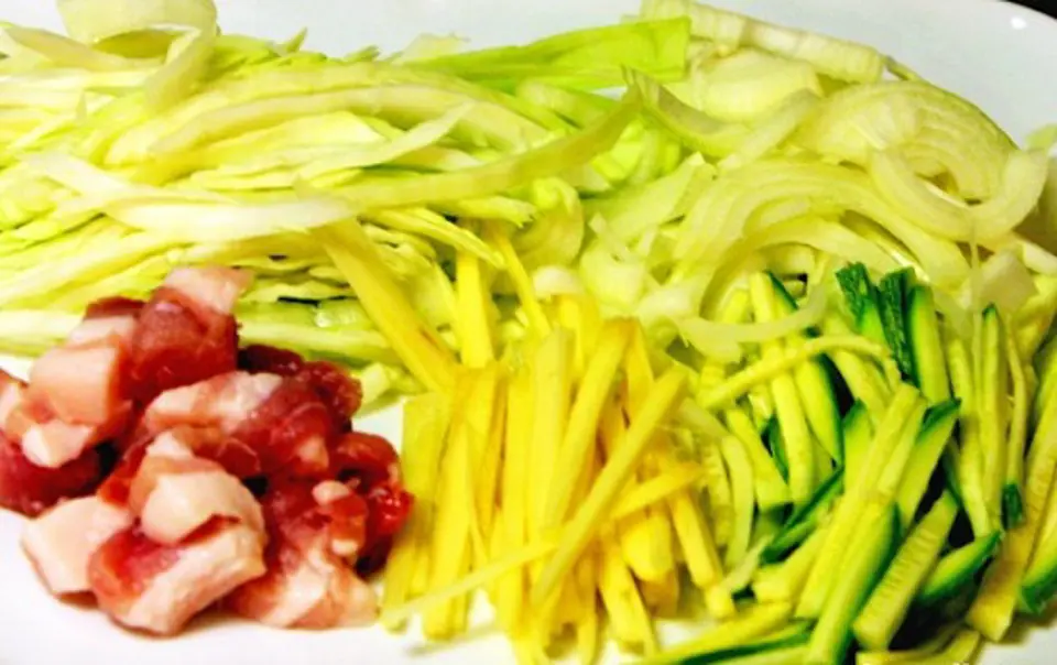 Cách làm mì hải sản cay Hàn Quốc