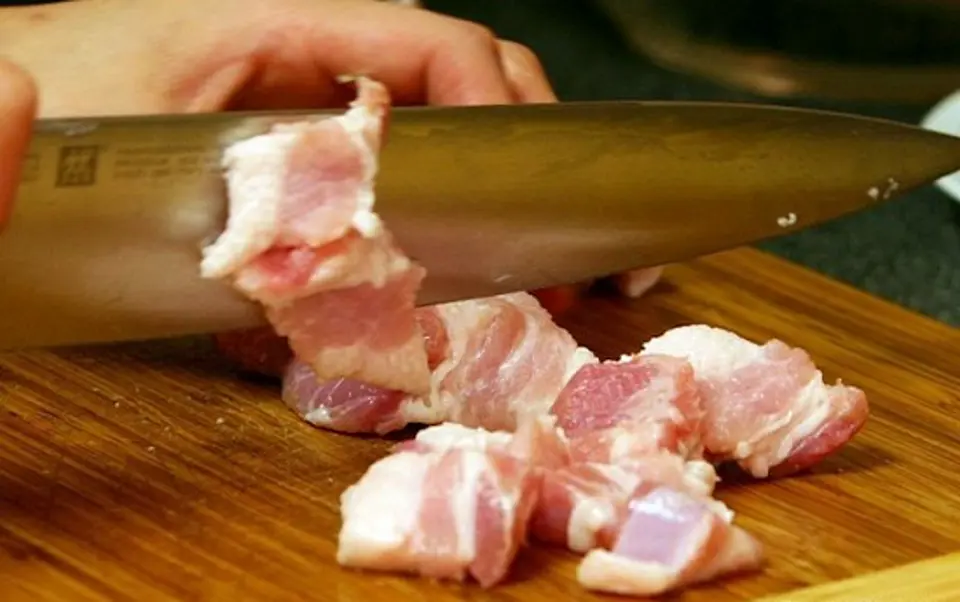 Cách làm mì sốt đậu đen Hàn Quốc