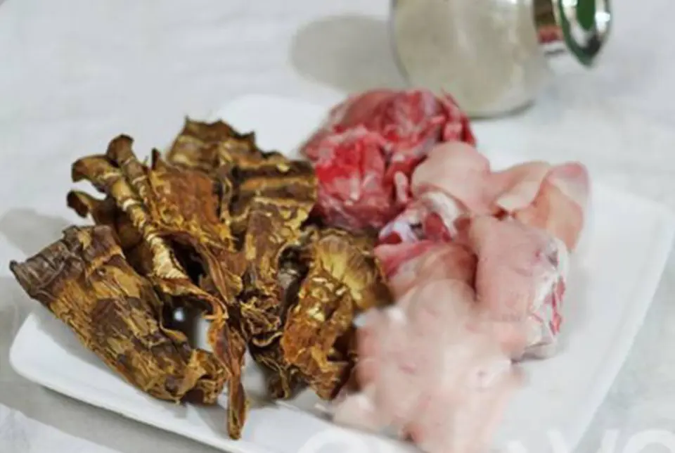 Cách làm món canh măng khô móng giò thơm ngon đón tết
