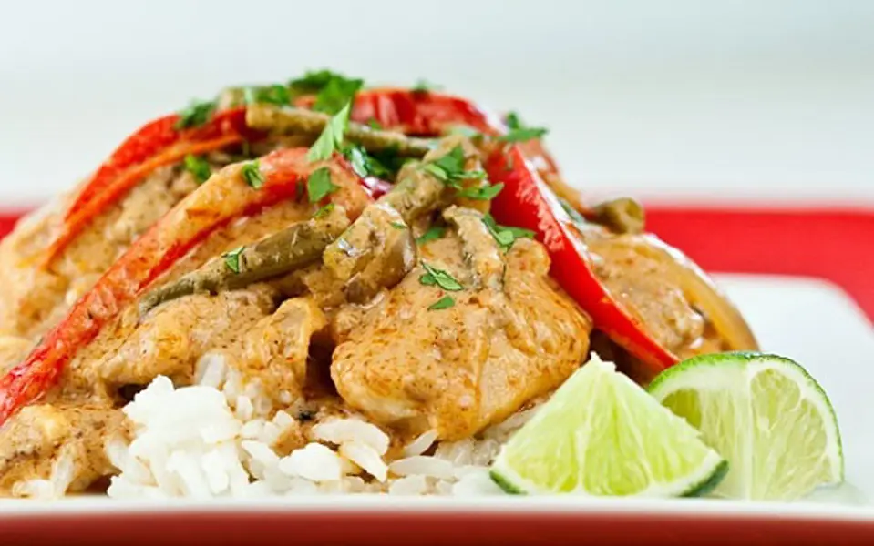 Cách làm món gà cà ri Thái siêu ngon cho ngày lạnh