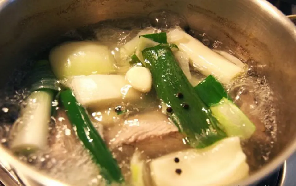 Cách làm thịt bò om trứng cút kiểu Hàn