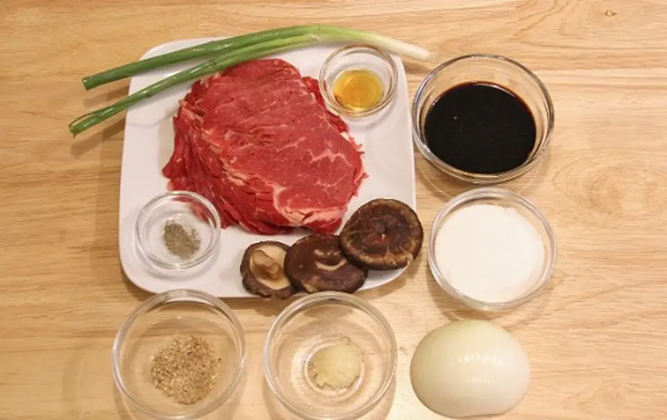 Cách làm thịt bò thăn ướp xào kiểu Hàn