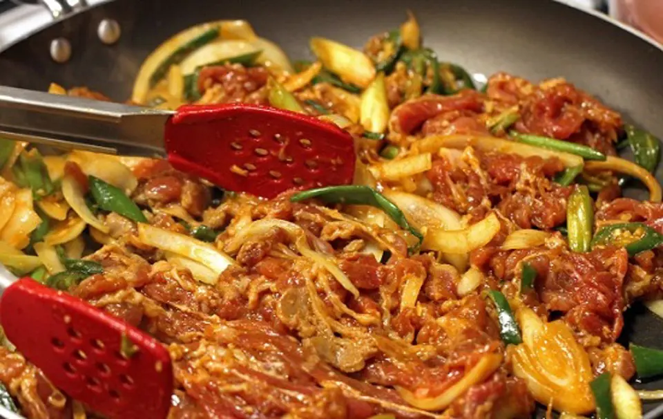 Cách làm thịt heo ướp cay kiểu Hàn siêu ngon