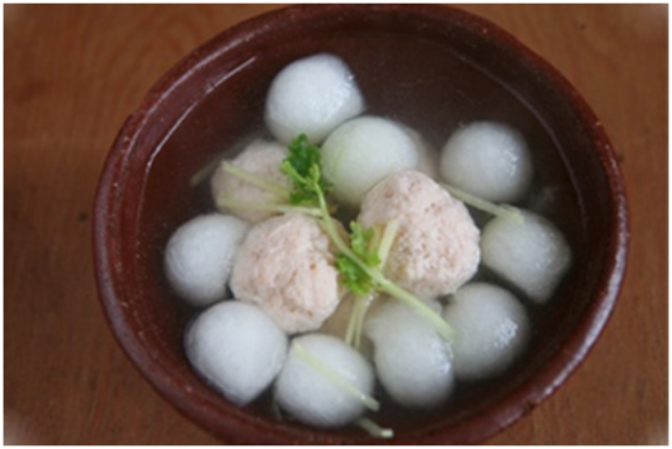 Cách nấu canh cá hồi bí đao độc đáo hấp dẫn