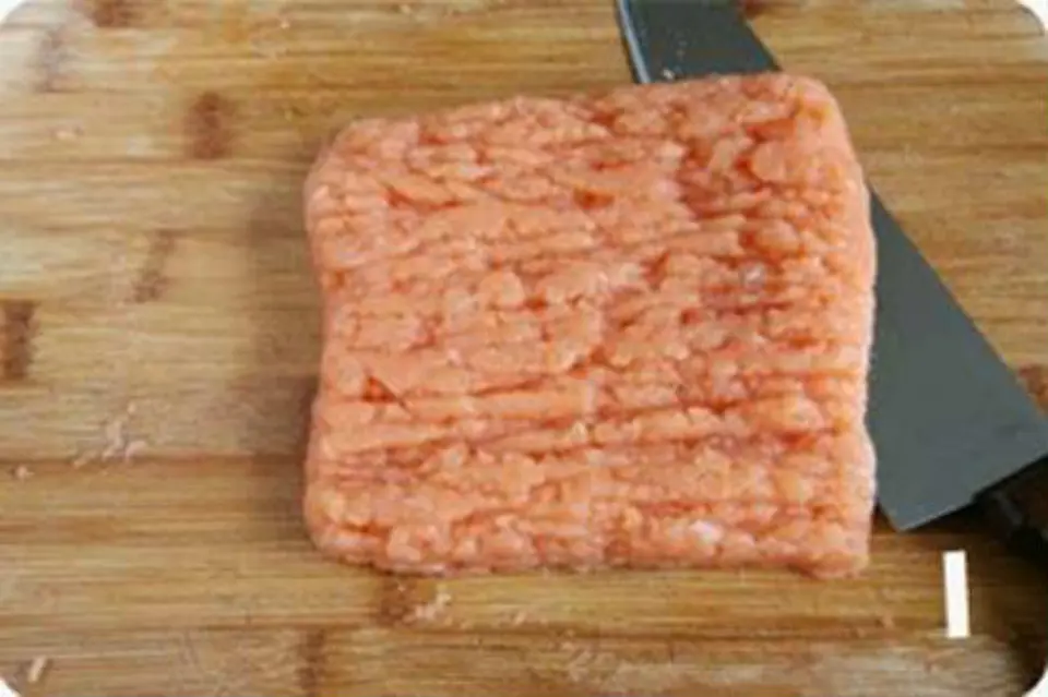 Cách nấu canh cá hồi bí đao độc đáo hấp dẫn