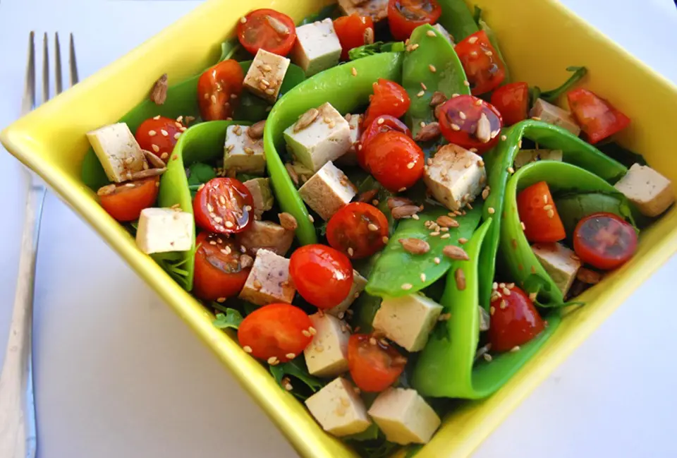 Cách làm 4 loại Salad hấp dẫn giải nhiệt ngày Tết