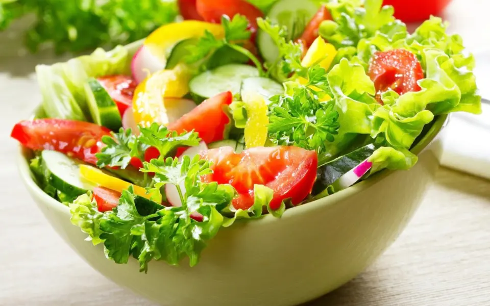 Cách làm 4 loại Salad hấp dẫn giải nhiệt ngày Tết