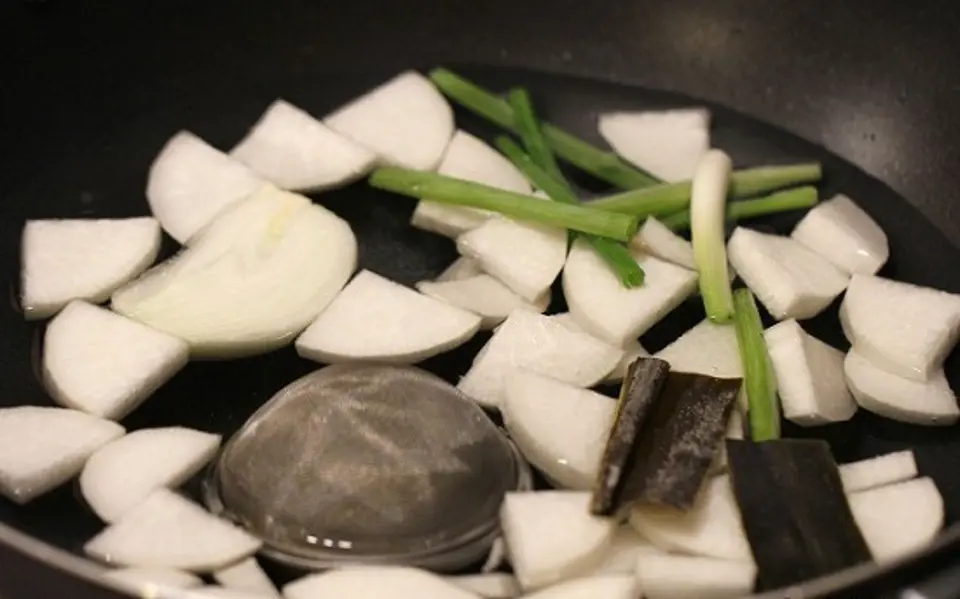 Cách làm canh chả cá kiểu Hàn siêu ngon