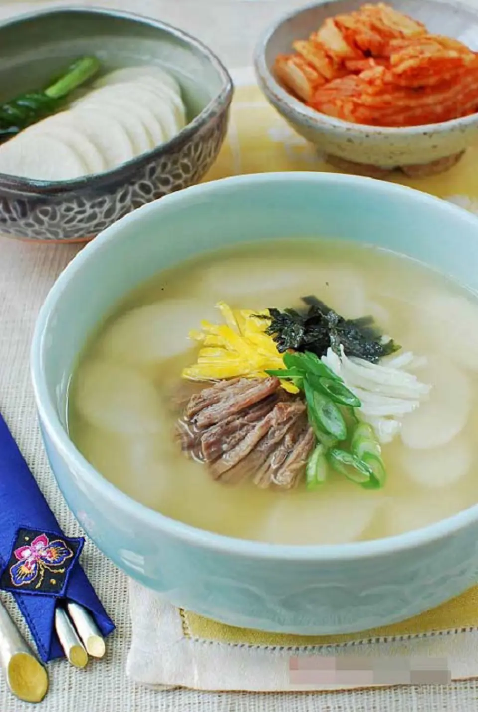 Cách làm món canh bánh gạo Hàn Quốc đón tết may mắn
