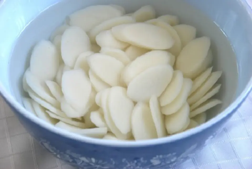 Cách làm món canh bánh gạo Hàn Quốc đón tết may mắn