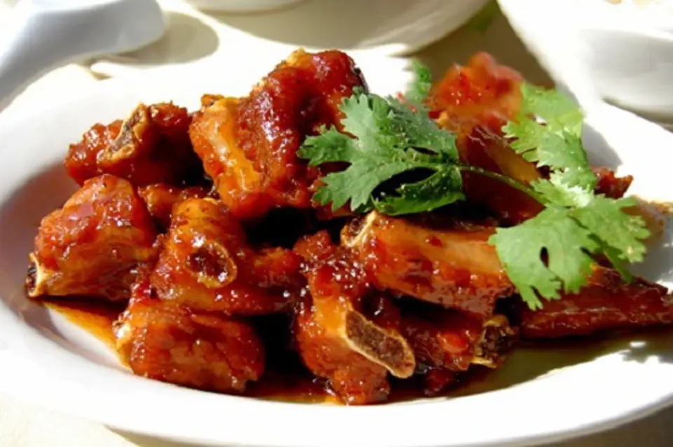 Cách làm món sườn heo kho đậm đà vị miền Tây