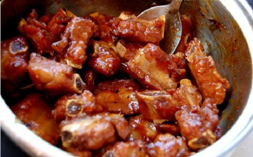 Cách làm món sườn heo kho đậm đà vị miền Tây