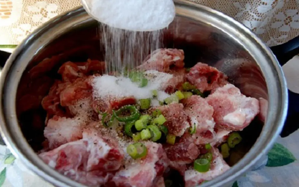 Cách làm món sườn heo kho đậm đà vị miền Tây