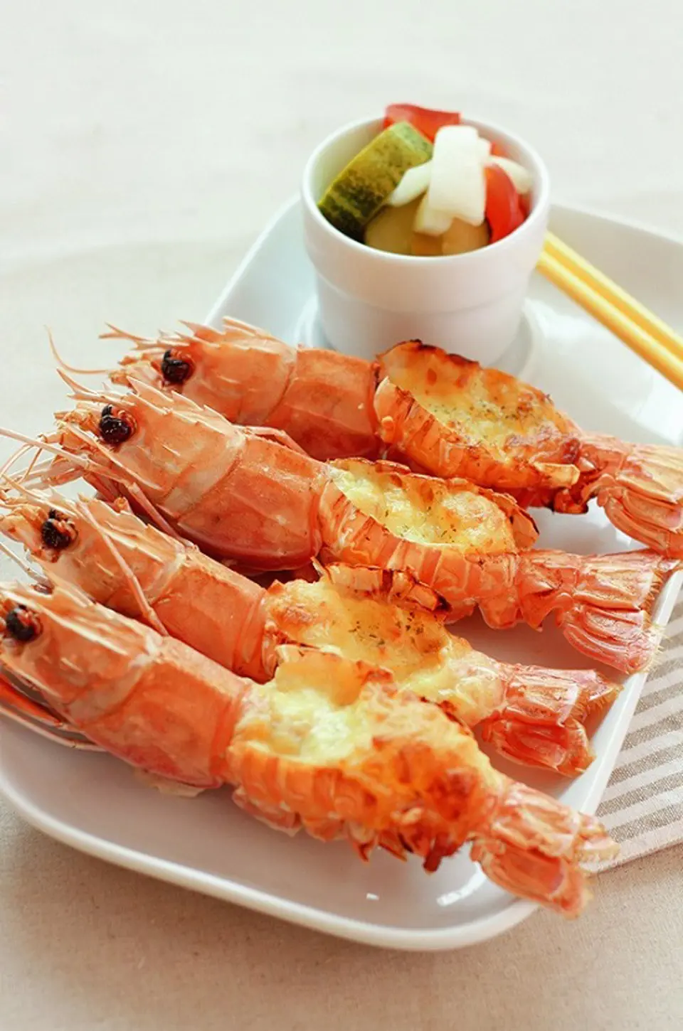 Cách làm món tôm nướng bơ béo ngậy hấp dẫn ngày Tết