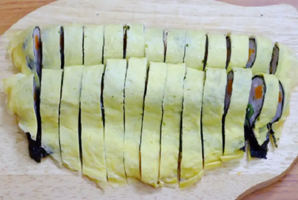 Cách làm nem công chả phượng độc đáo cho mâm cỗ Tết