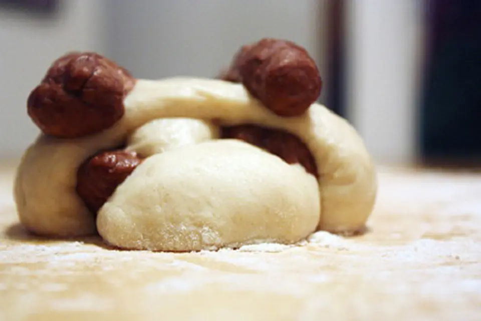 Cách làm bánh mì gấu Panda đáng yêu thơm ngon