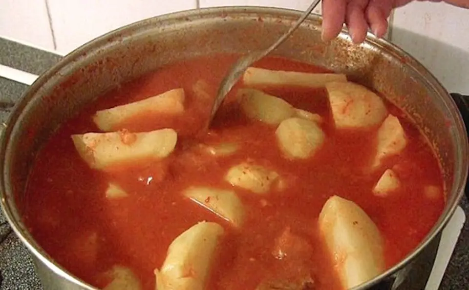 Cách làm canh xương hầm cay ngon cho bữa tối