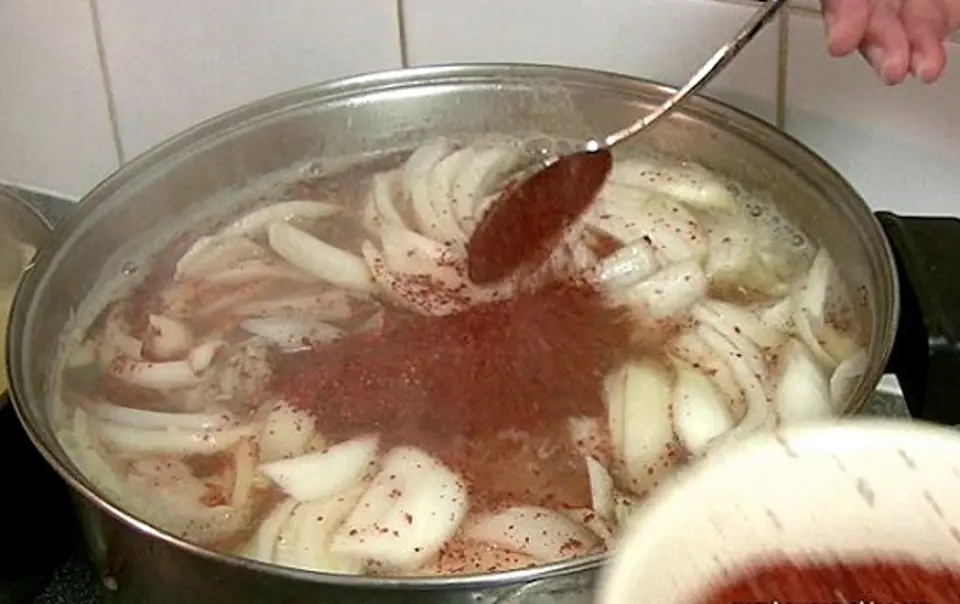 Cách làm canh xương hầm cay ngon cho bữa tối
