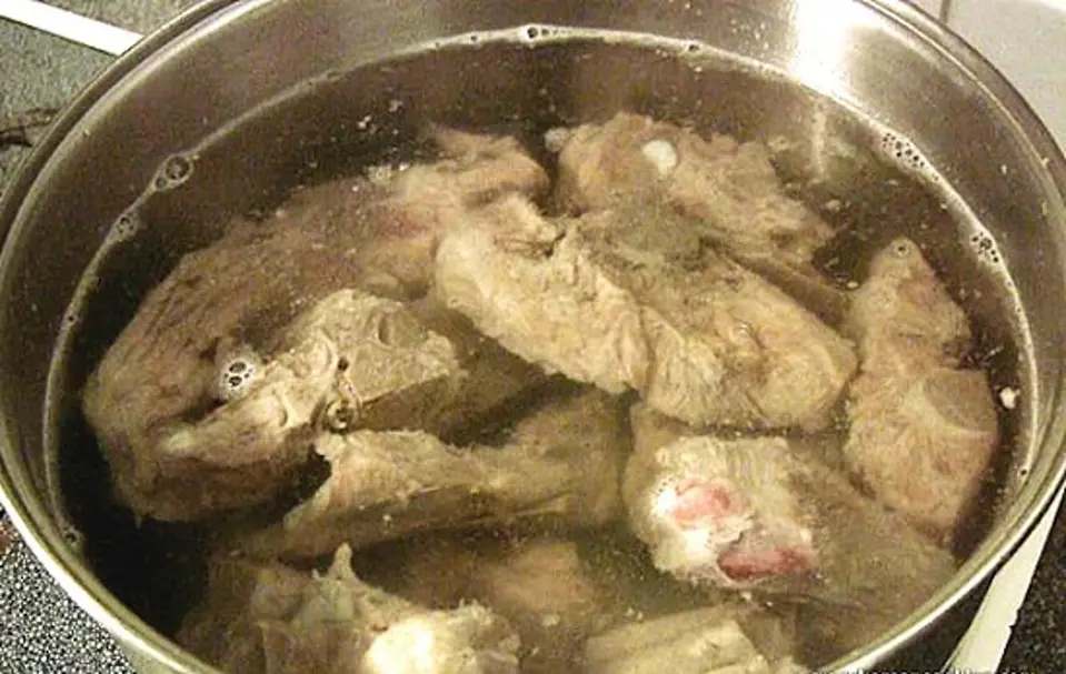 Cách làm canh xương hầm cay ngon cho bữa tối