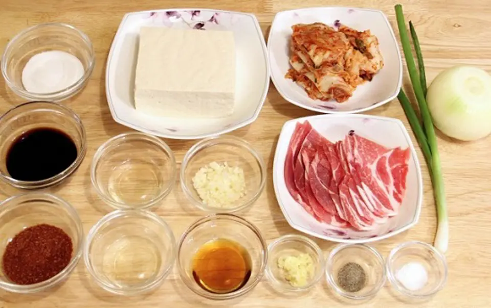 Cách làm kim chi chiên với đậu phụ đậm đà ngon cơm