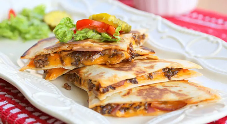 Cách làm pizza thịt bò kiểu Mexico siêu ngon