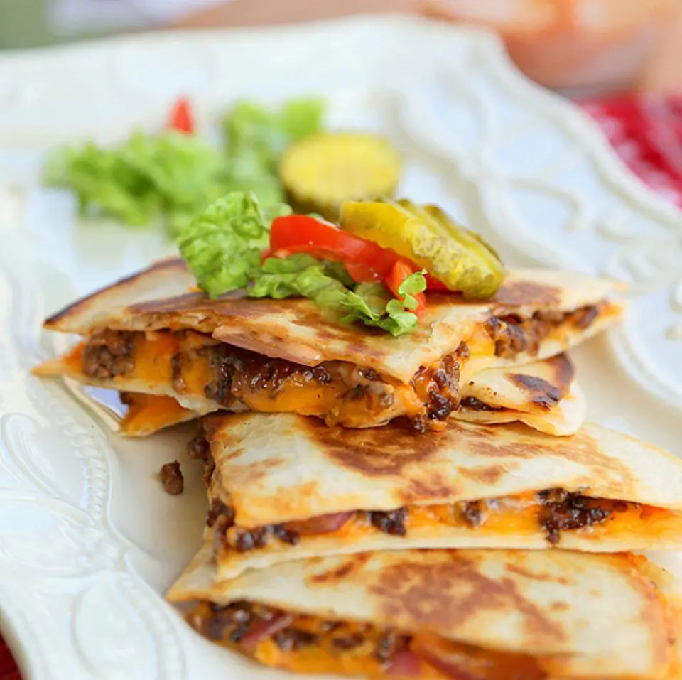 Cách làm pizza thịt bò kiểu Mexico siêu ngon