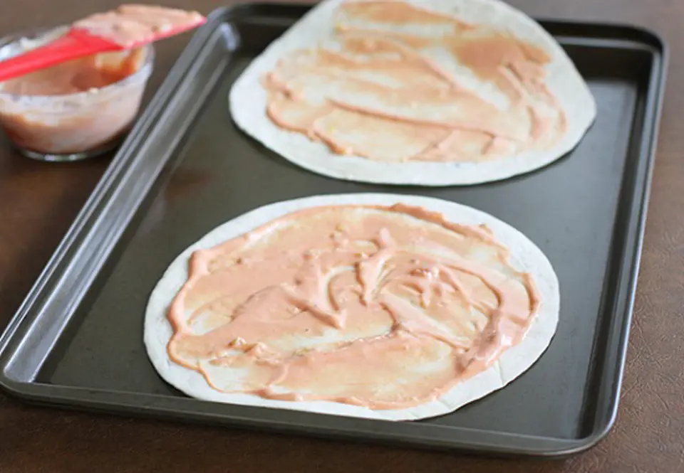 Cách làm pizza thịt bò kiểu Mexico siêu ngon