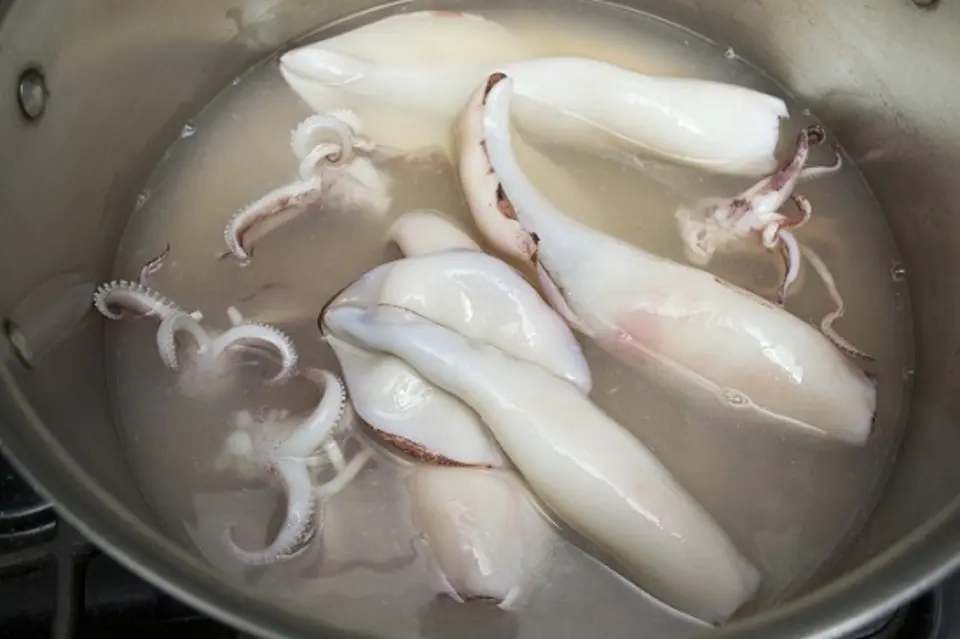 Cách làm salad mực cay siêu hấp dẫn