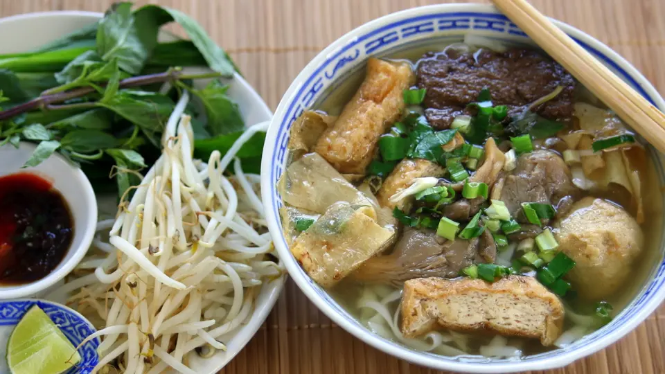 Hướng dẫn nấu phở chay thơm ngon
