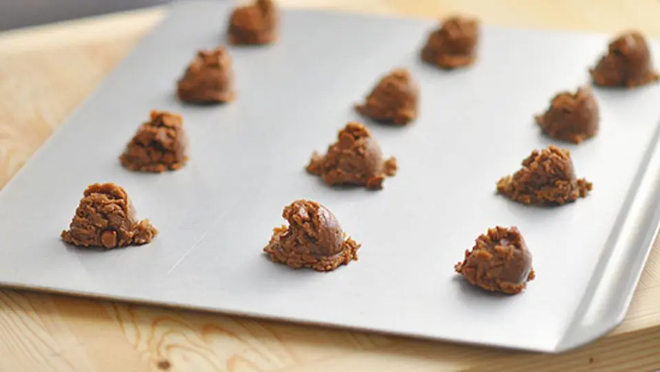 Cách làm bánh quy vị bơ quế với socola chip