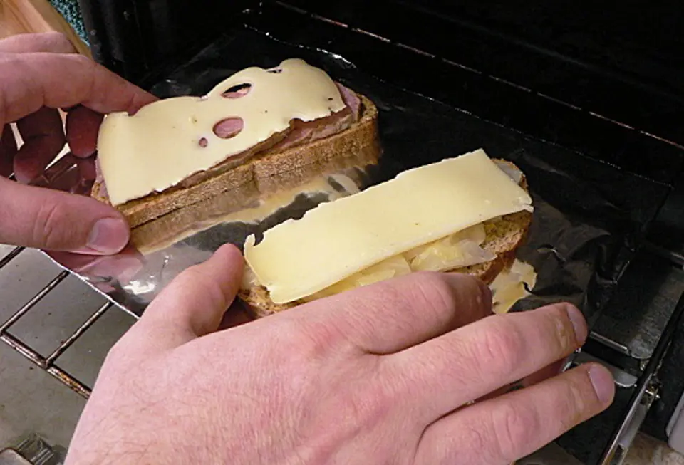 Cách làm bánh sandwich kẹp thịt bò bắp cải ngon tuyệt