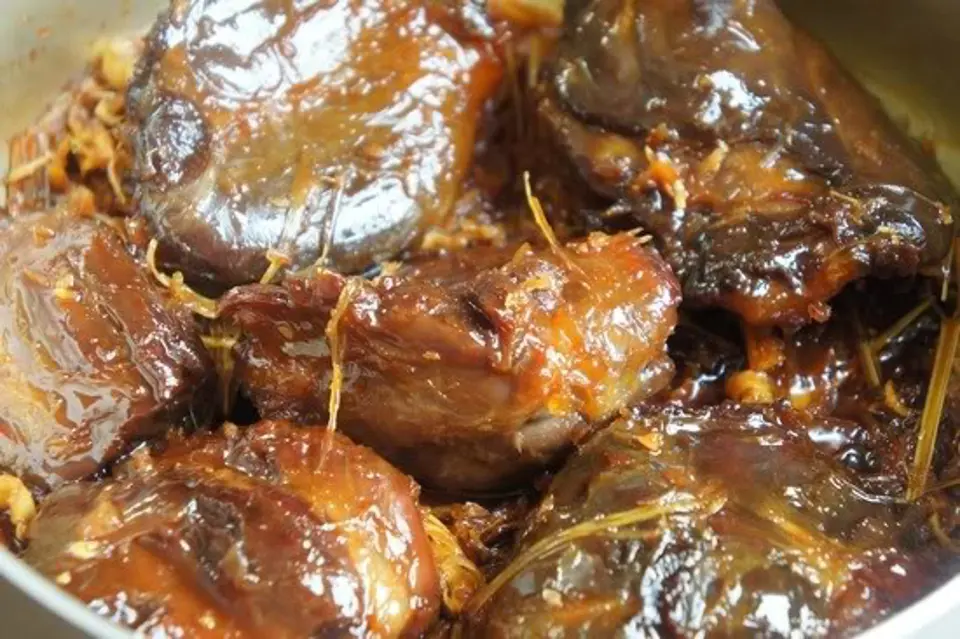 Cách làm bắp bò kho mật mía cực ngon