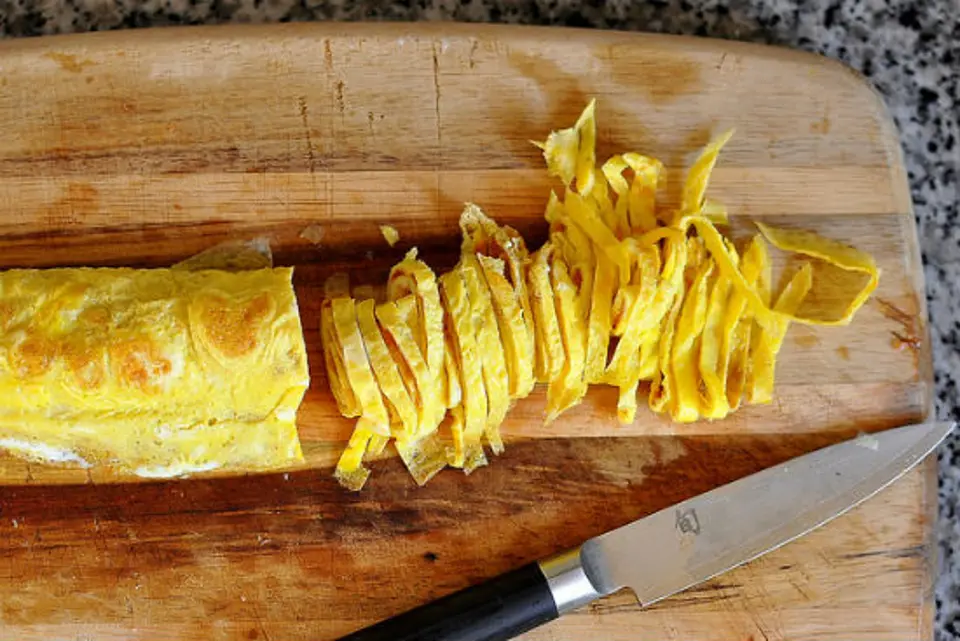 Cách làm bò bía mặn Sài Gòn ngon đúng điệu