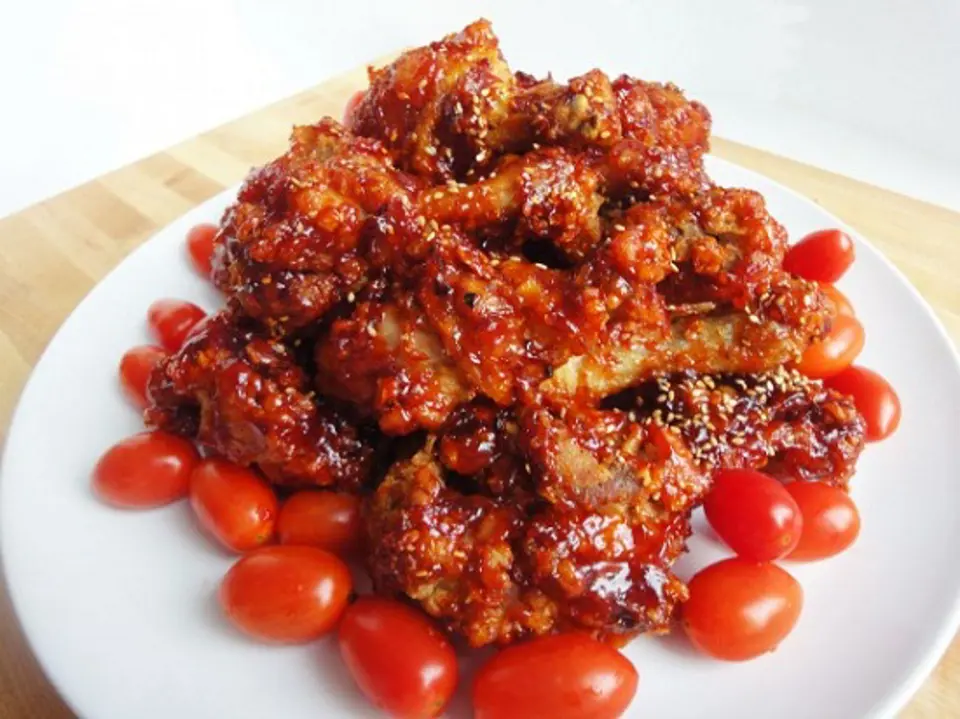 Cách làm gà chiên trộn sốt cay kiểu Hàn