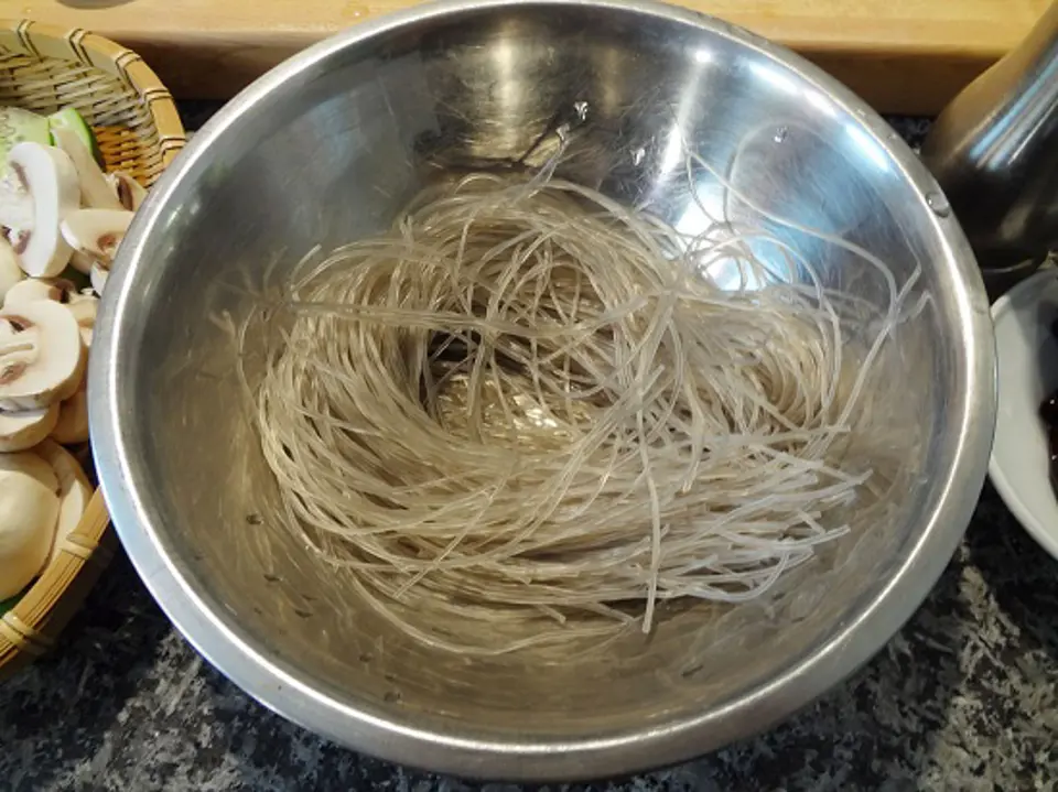 Cách làm gà hầm rau củ kiểu Hàn thơm ngon hết ý