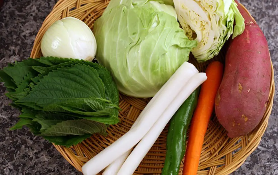 Cách làm gà xào cay với rau củ cực kì đã miệng