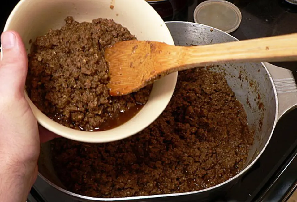 Cách làm sốt bò cay đặc biệt thơm ngon