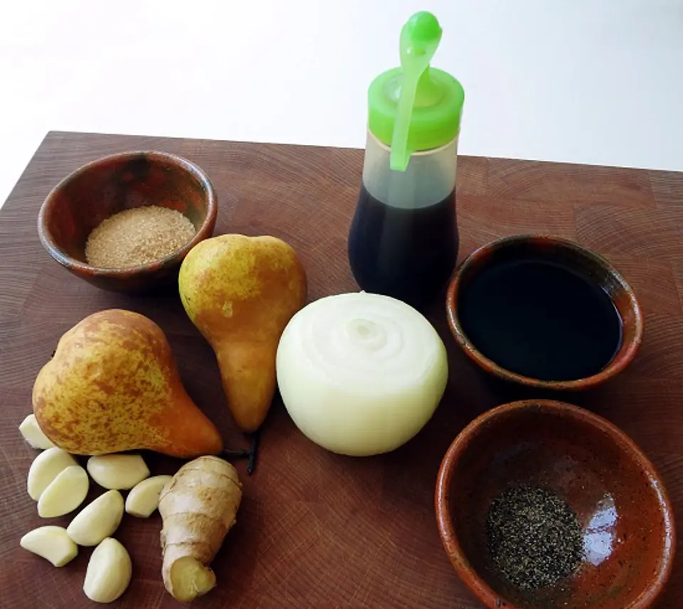 Cách làm sườn bò om Hàn Quốc ngon miễn chê
