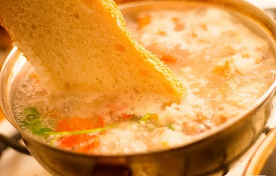 Cách nấu canh thịt viên bánh mì Pháp tuyệt ngon