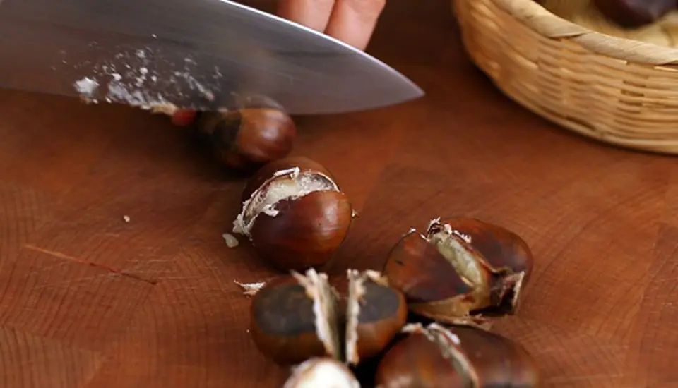 Cách làm bánh quy hạt dẻ thơm ngon độc đáo