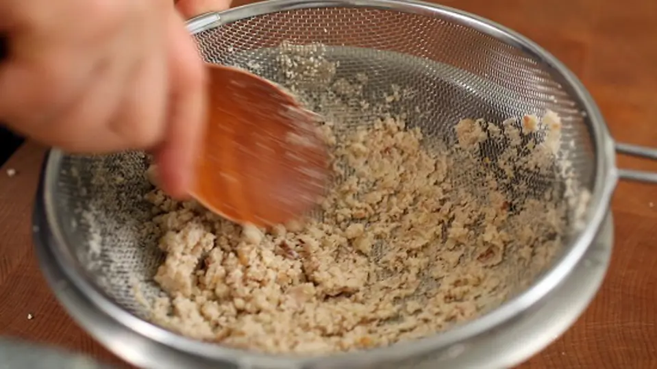 Cách làm bánh quy hạt dẻ thơm ngon độc đáo