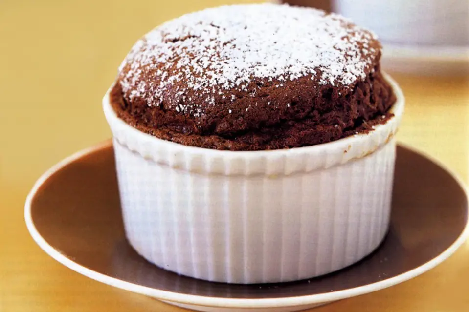 Cách làm bánh souffle sô cô la kiểu Pháp ngon tuyệt