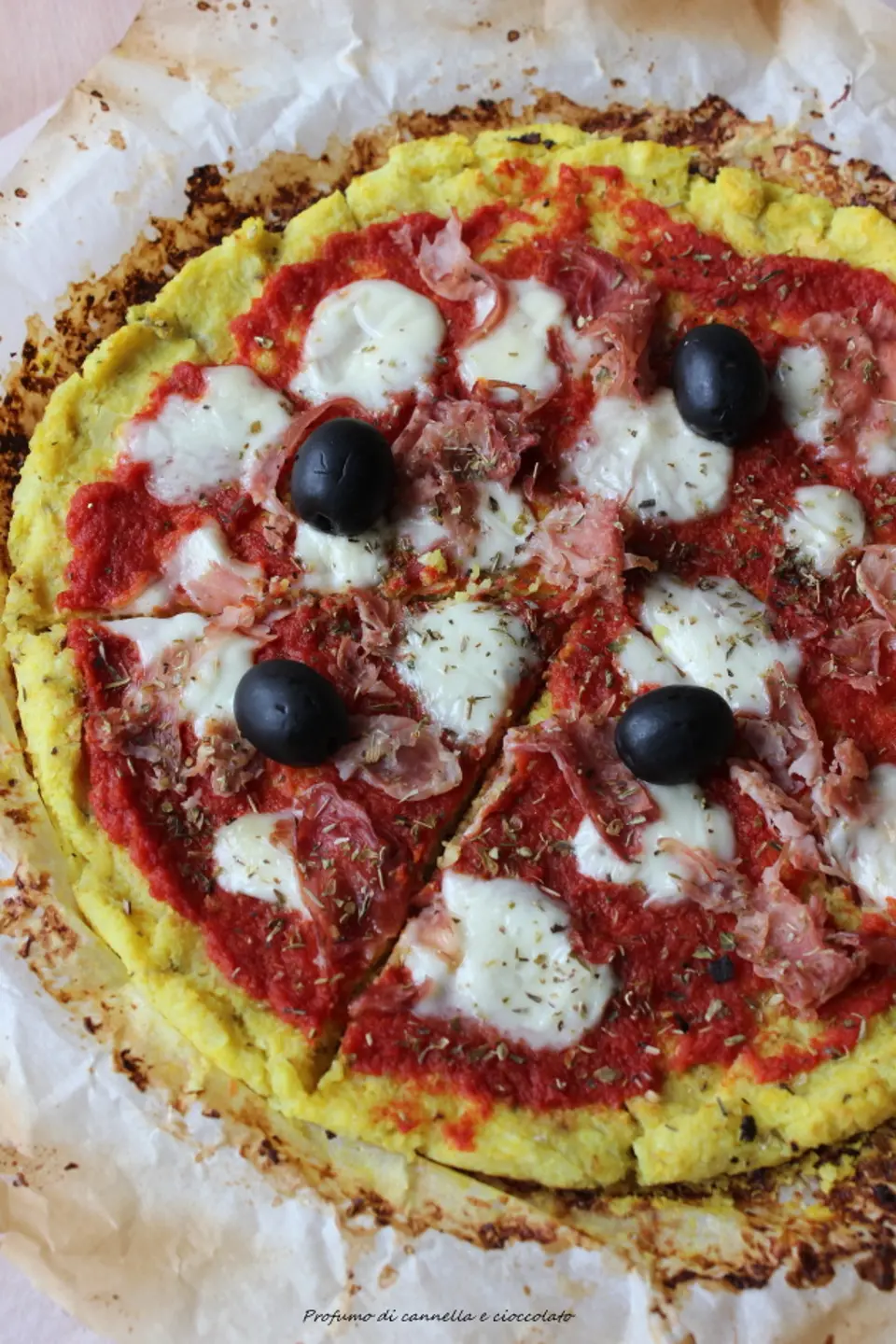 Cách làm pizza với đế bánh làm từ súp lơ