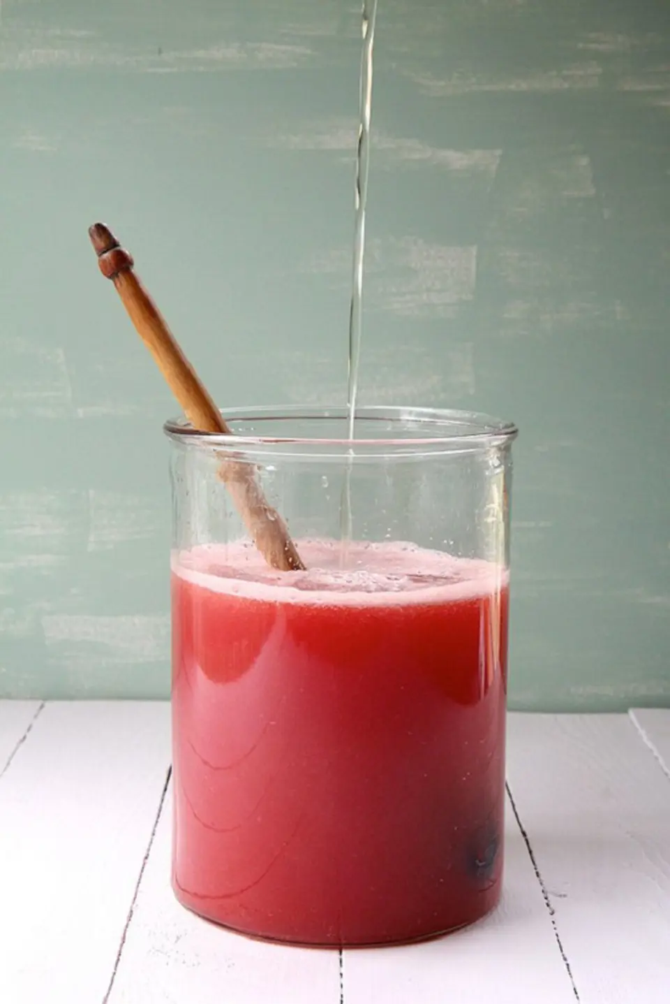 Cách làm cocktail dưa hấu dâu tây ngon tuyệt