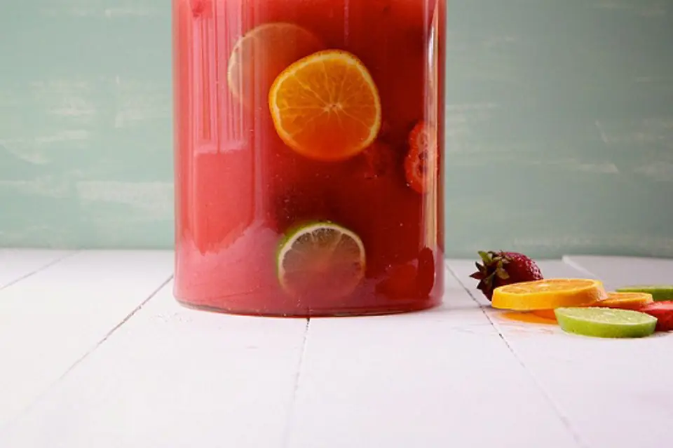 Cách làm cocktail dưa hấu dâu tây ngon tuyệt